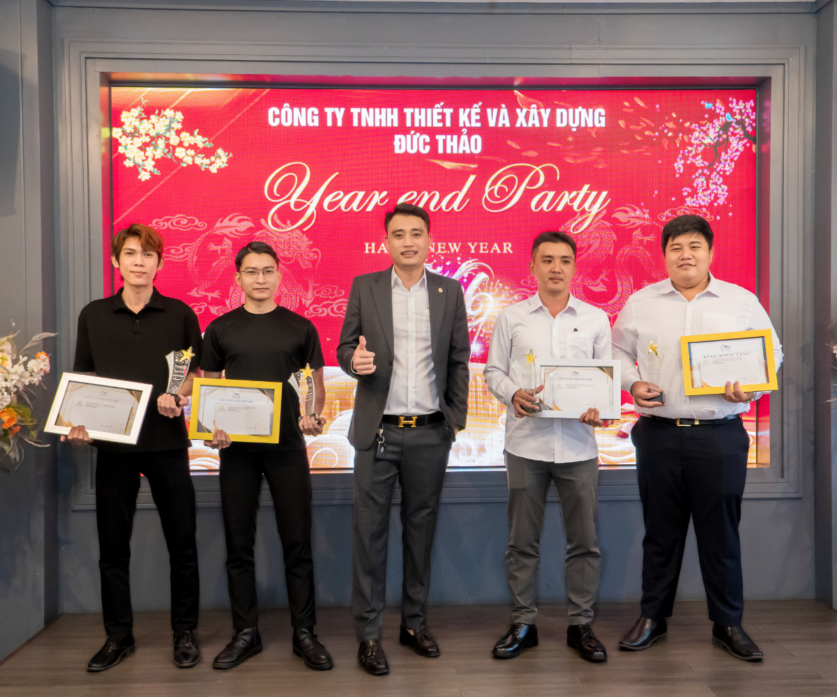 Khen thưởng nhân sự xuất sắc