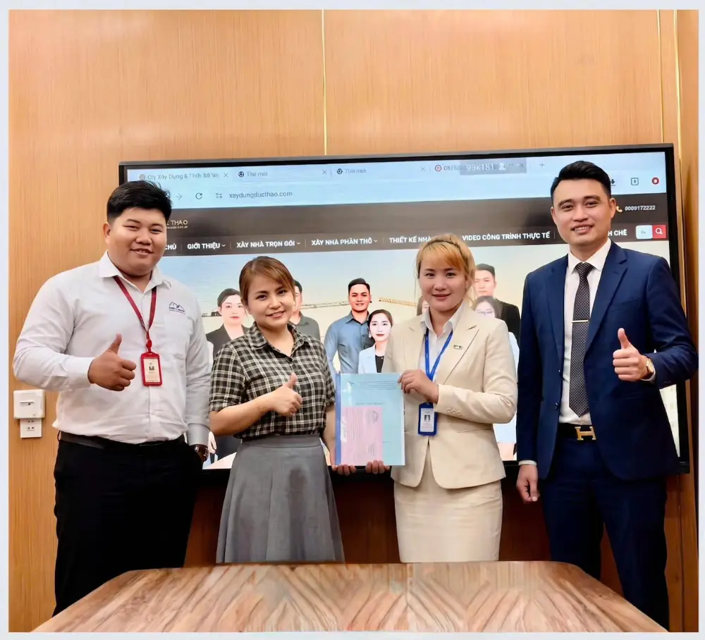 Ký hợp đồng xây nhà trọn gói cùng chị Trang